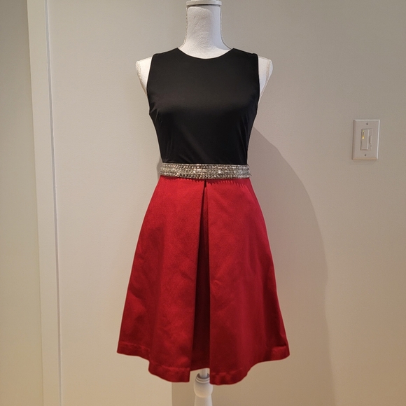 AIDAN MATTOX BLACK AND RED EMBELLISHED EVENING DRESS - Picture 1 of 11